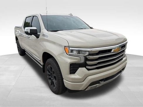 Used 2026 Chevrolet Silverado 1500 High Country w/ Technology Package AWD/4WD image 3