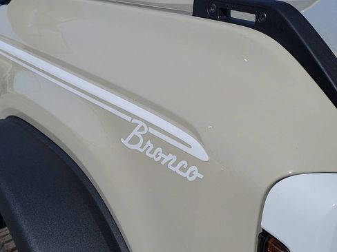New 2026 Ford Bronco Heritage Edition AWD/4WD image 8