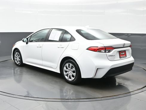 Used 2024 Toyota Corolla LE FWD image 4