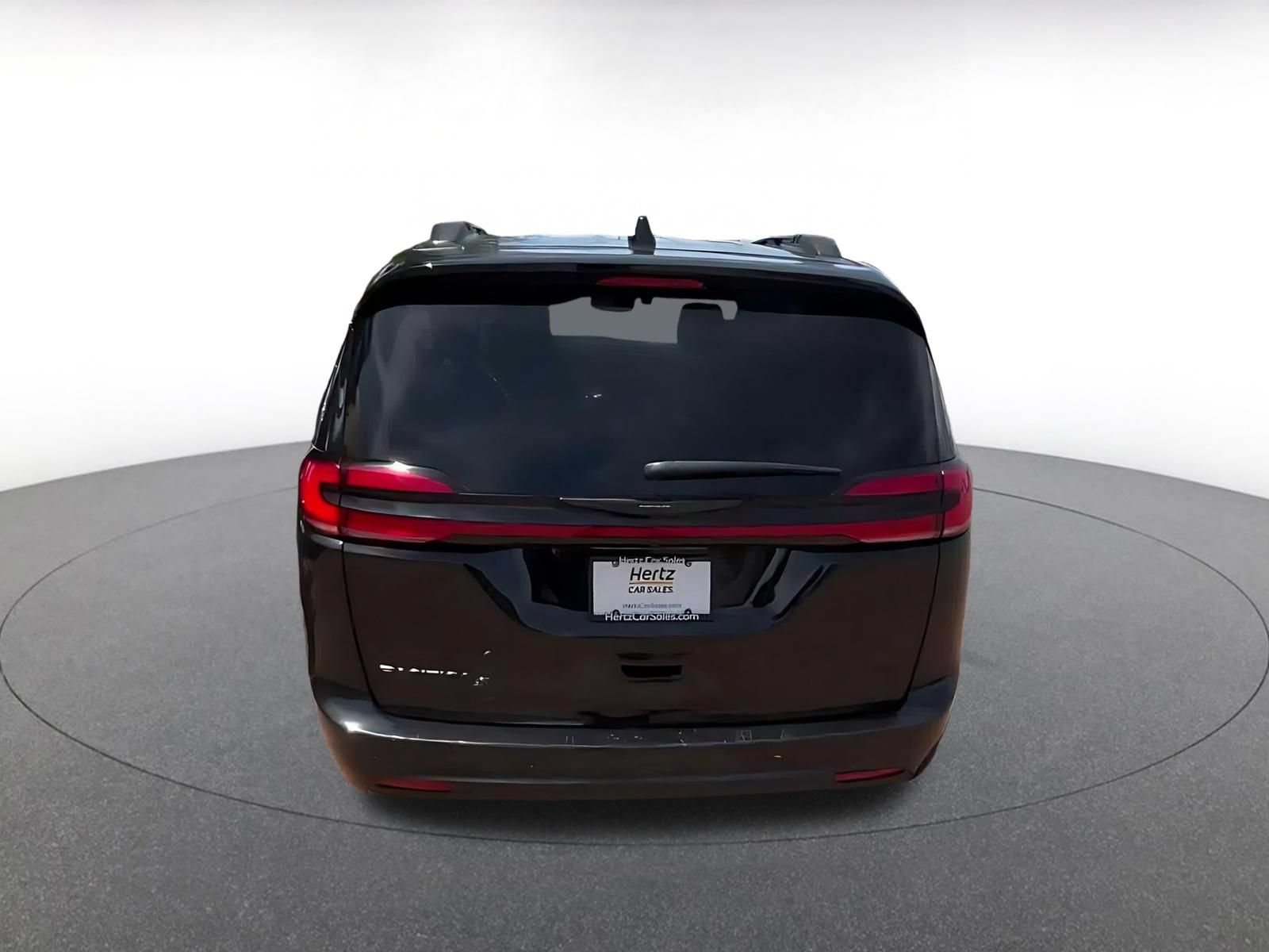 Used 2025 Chrysler Pacifica Limited FWD image 12