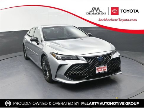 Used 2021 Toyota Avalon XSE image 1