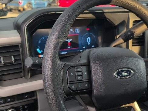 Used 2024 Ford F250 XLT w/ Black Appearance Package image 4