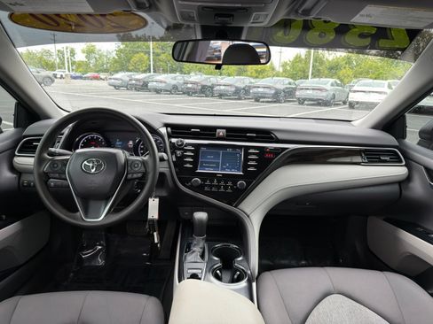 Used 2020 Toyota Camry LE AWD/4WD image 24