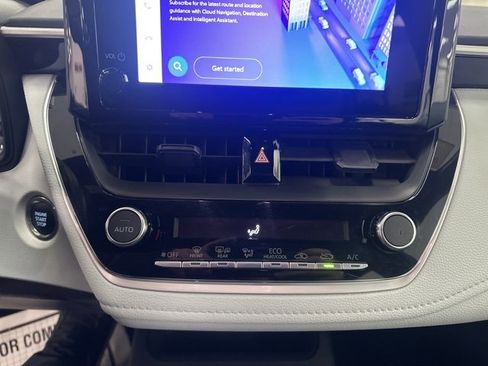 Certified 2025 Toyota Corolla SE image 17