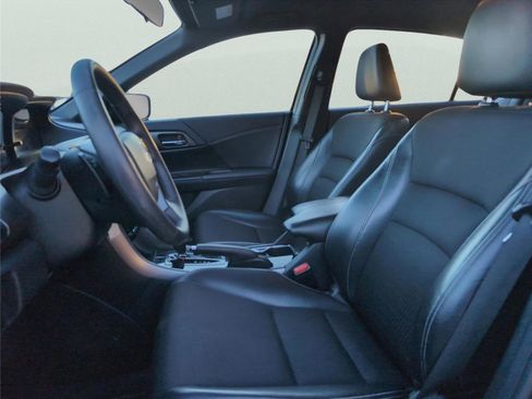 Used 2016 Honda Accord Sport image 13