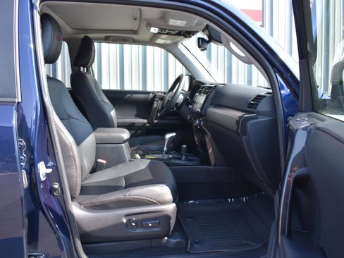Used 2021 Toyota 4Runner TRD Off-Road Premium w/ Moonroof Package AWD/4WD image 25
