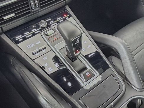 Certified 2019 Porsche Cayenne E-Hybrid AWD/4WD image 25