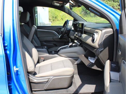 Used 2024 Chevrolet Colorado ZR2 w/ Safety Package AWD/4WD image 26