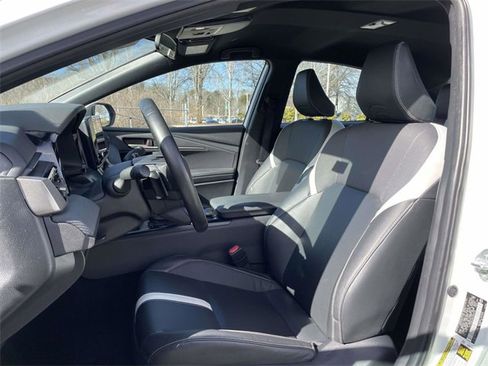 Used 2025 Toyota Camry SE image 19