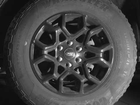Certified 2019 Ford F150 XLT w/ Equipment Group 302A Luxury AWD/4WD image 9