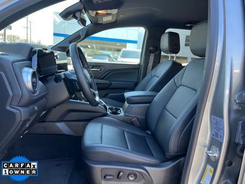 Used 2025 Chevrolet Colorado LT w/ LT Convenience Package image 16