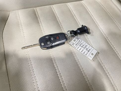 Used 2013 Ford Fusion SE FWD image 35