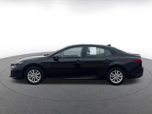 Used 2025 Toyota Camry LE image 9
