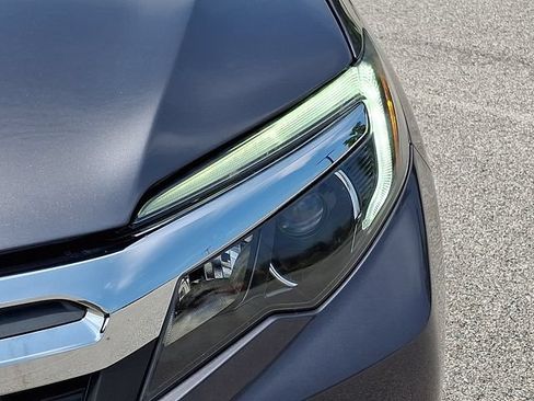 Used 2019 Honda Ridgeline RTL-T image 12