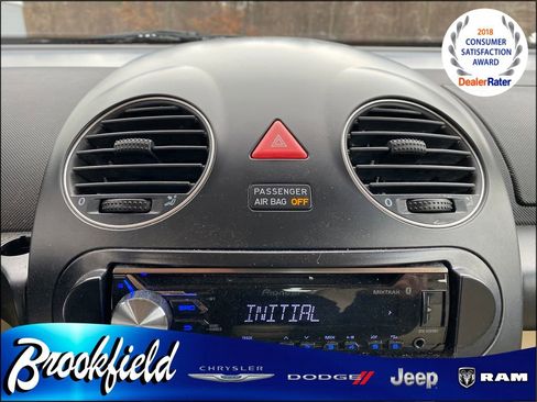 Used 2010 Volkswagen Beetle Coupe image 15