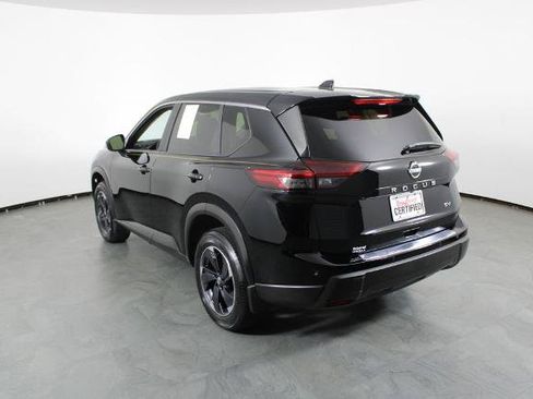 Certified 2024 Nissan Rogue SV FWD image 16