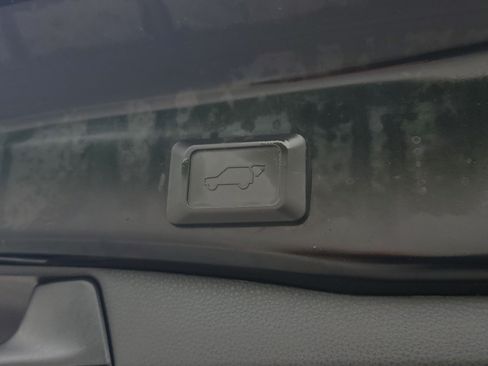 Used 2023 Toyota RAV4 XLE w/ Convenience Package FWD image 10
