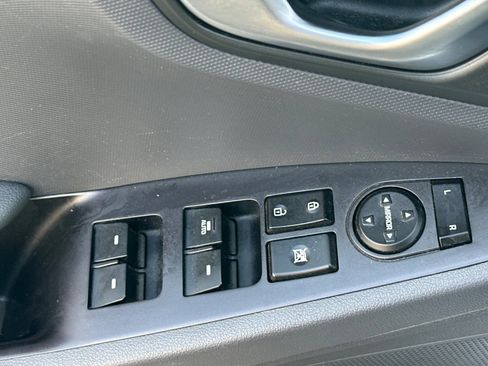 Used 2019 Hyundai Ioniq Electric FWD image 11