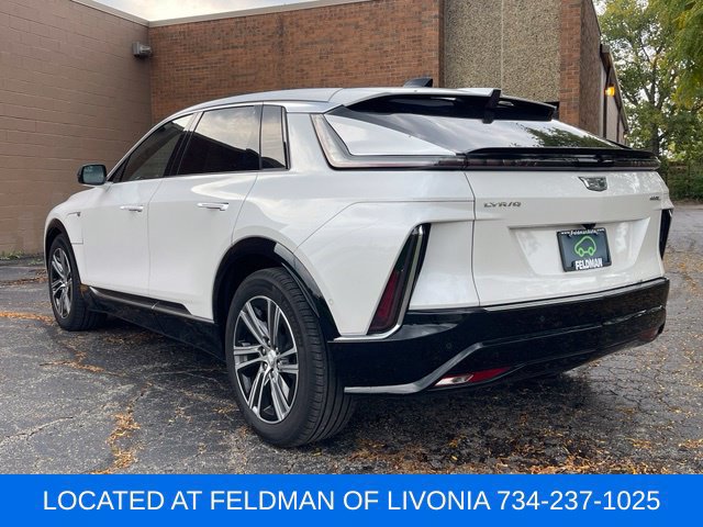Certified 2024 Cadillac Lyriq Luxury AWD/4WD image 3