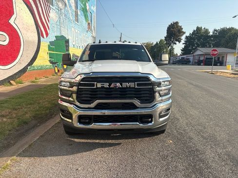 Used 2025 RAM 2500 Tradesman w/ Chrome Appearance Group AWD/4WD image 9