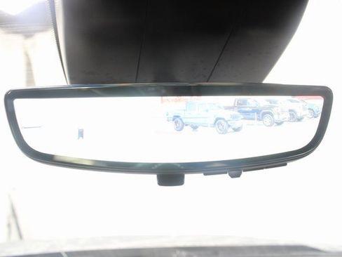 Used 2025 Chevrolet Silverado 1500 High Country w/ Technology Package image 3