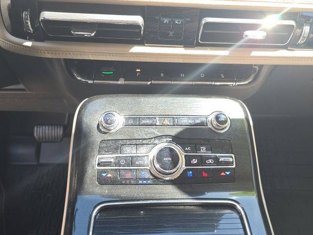 Used 2022 Lincoln Nautilus Reserve AWD/4WD image 17