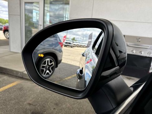 Certified 2023 Buick Envision Avenir AWD/4WD image 43