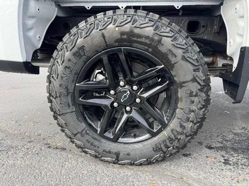 New 2026 Chevrolet Silverado 1500 Custom Trail Boss AWD/4WD image 9