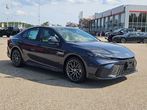 New 2026 Toyota Camry Hybrid AWD/4WD image 3