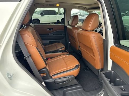 Used 2023 Nissan Pathfinder Platinum AWD/4WD image 27
