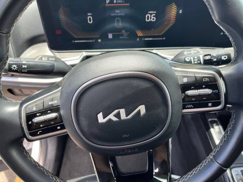Used 2024 Kia Sorento S FWD image 28