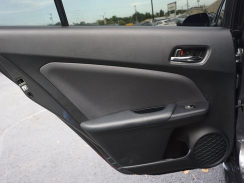Used 2017 Toyota Prius Prime Advanced FWD image 22