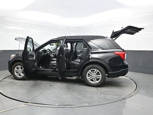 Used 2023 Ford Explorer XLT w/ Equipment Group 202A AWD/4WD image 44