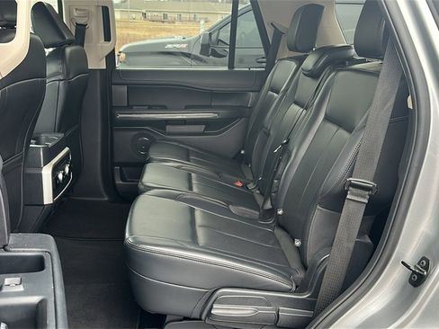 Used 2024 Ford Expedition XLT image 26