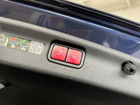 Used 2025 Mercedes-Benz C 43 AMG 4MATIC Sedan image 12