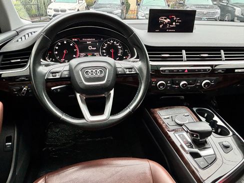 Used 2017 Audi Q7 3.0T Premium image 2