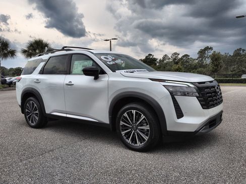 New 2026 Nissan Pathfinder Platinum AWD/4WD image 3