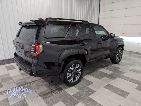 Used 2025 Toyota 4Runner TRD Sport AWD/4WD image 4