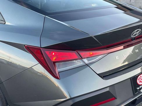Used 2024 Hyundai Elantra SEL image 11