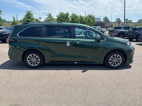 Used 2023 Toyota Sienna XLE w/ XLE Plus Package AWD/4WD image 8