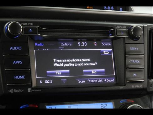 Used 2018 Toyota RAV4 XLE AWD/4WD image 11