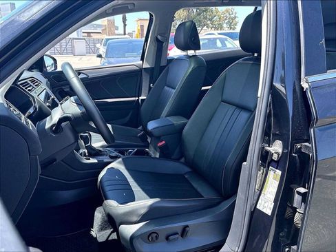 Used 2022 Volkswagen Tiguan SE AWD/4WD image 27