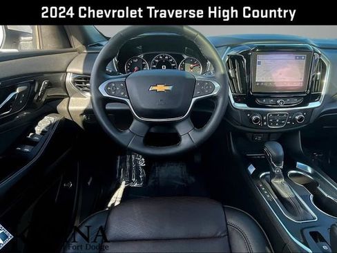Used 2024 Chevrolet Traverse High Country image 9