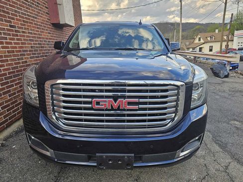 Used 2018 GMC Yukon XL SLT w/ Premium Edition image 3