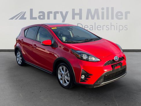 Used 2018 Toyota Prius C Four w/ Carpet Mat Package image 7