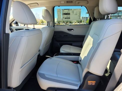 New 2026 Nissan Pathfinder SL AWD/4WD image 8