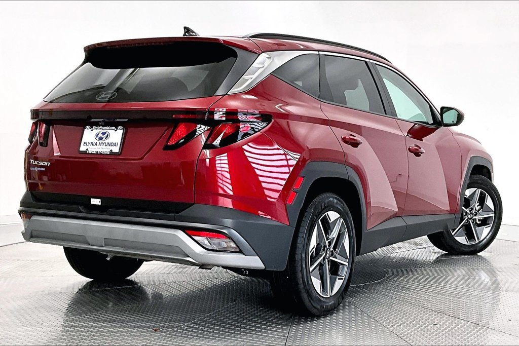 Used 2025 Hyundai Tucson SEL FWD image 2