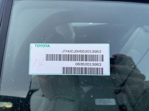 New 2025 Lexus UX 300h AWD image 28