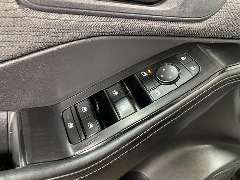 Used 2022 Nissan Rogue S AWD/4WD image 19
