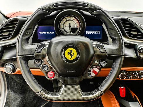 Certified 2018 Ferrari 488 GTB RWD image 10